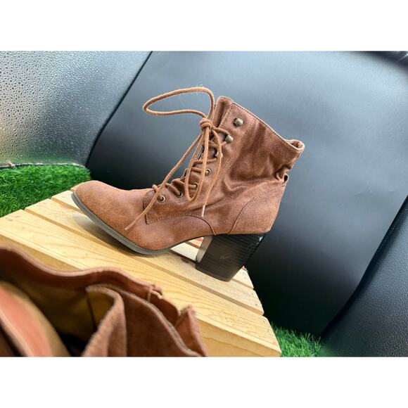 Quipd-Brown- Lace Up Booties- Size 9W - Picture 5 of 10